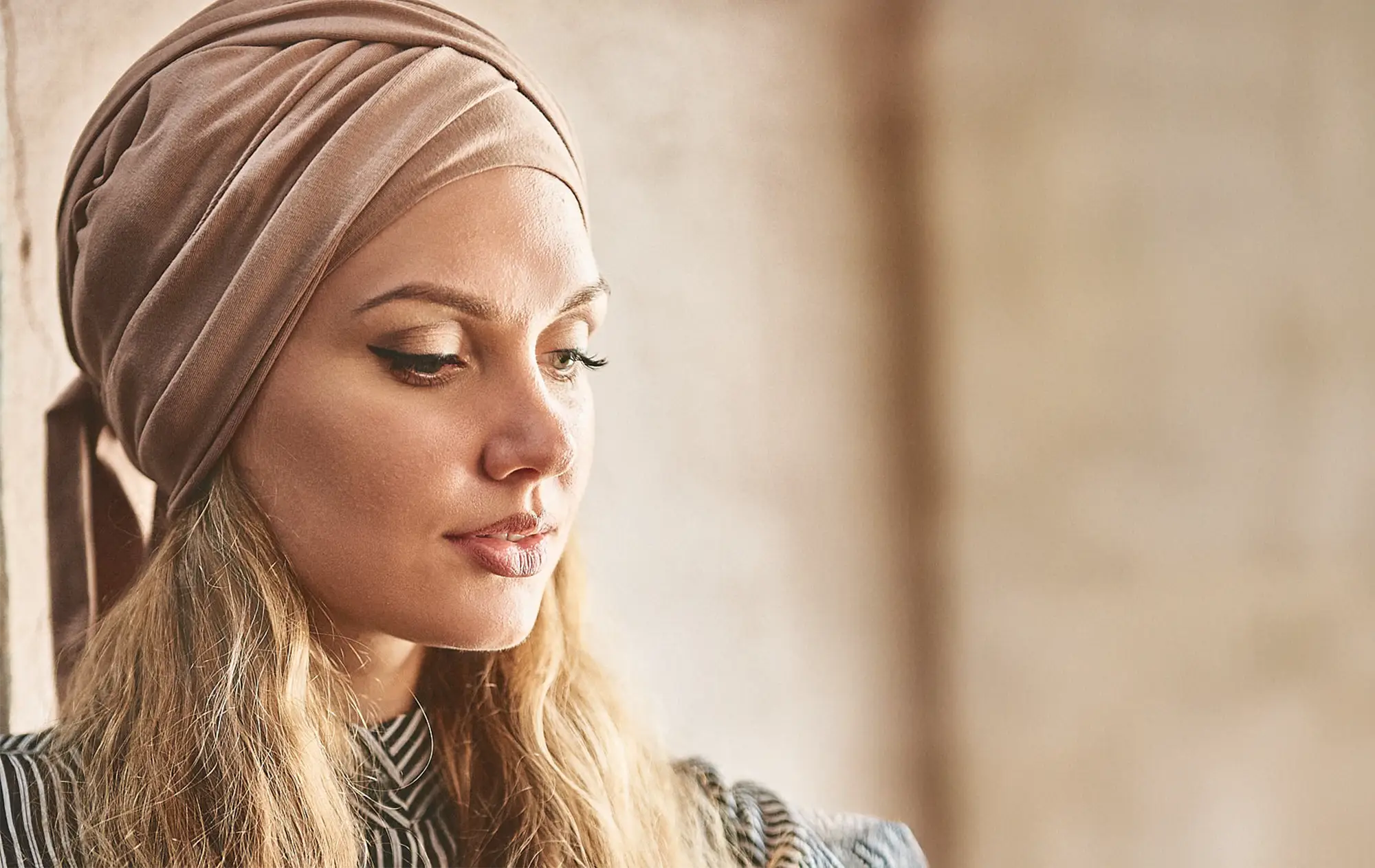 Moda çekimleri: on-model lookbook, stüdyo ve lokasyonda editorial sahne – Serdar Photography, İstanbul