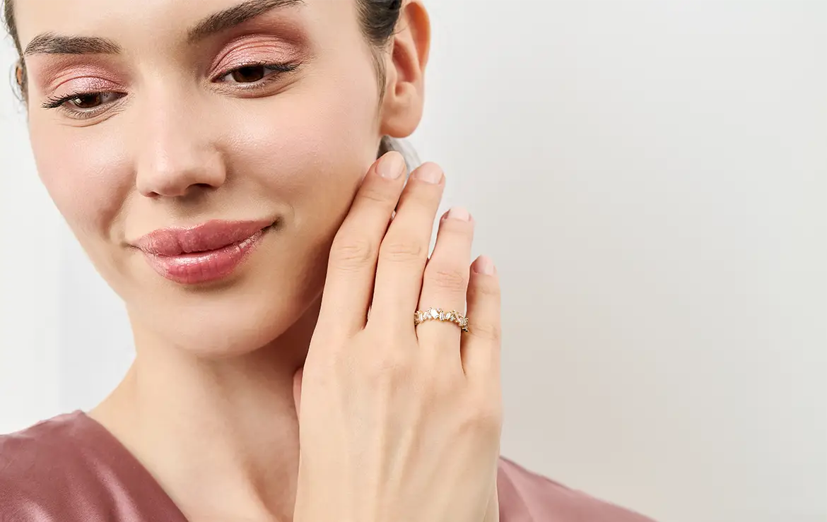 Takı çekimleri: makro mücevher fotoğrafçılığı, yansıma kontrolü ve fokus stacking – Serdar Photography, İstanbul